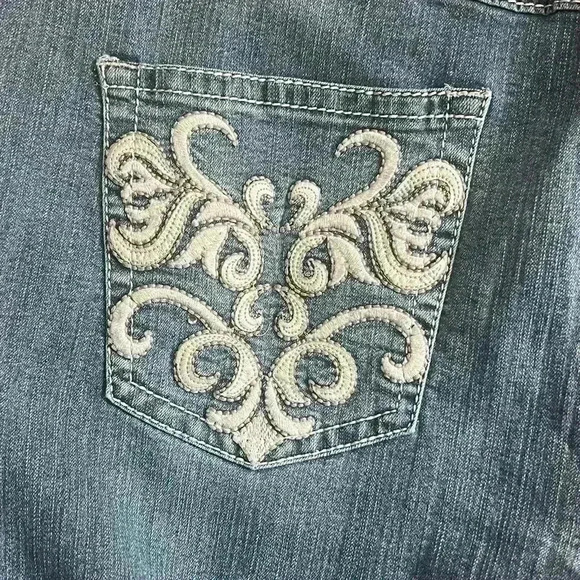 Lane Bryant Woman’s straight leg embroidered pockets size 28 - Picture 4 of 6